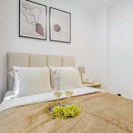 Appartement Lumina Lux With A Balcony Near Palace Of Culture And Science Warschau