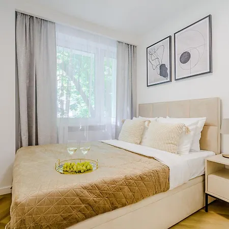 Lumina Lux With A Balcony Near Palace Of Culture And Science *