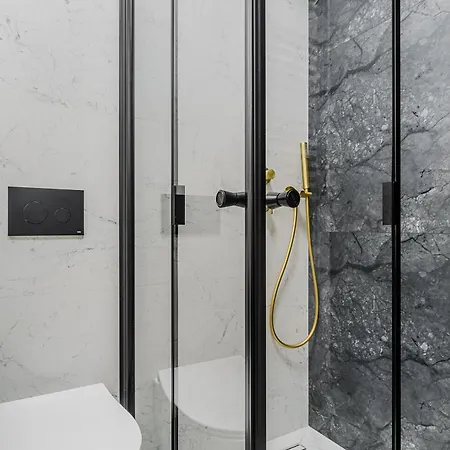 Lumina Lux With A Balcony Near Palace Of Culture And Science