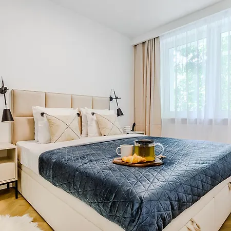 Lumina Lux With A Balcony Near Palace Of Culture And Science