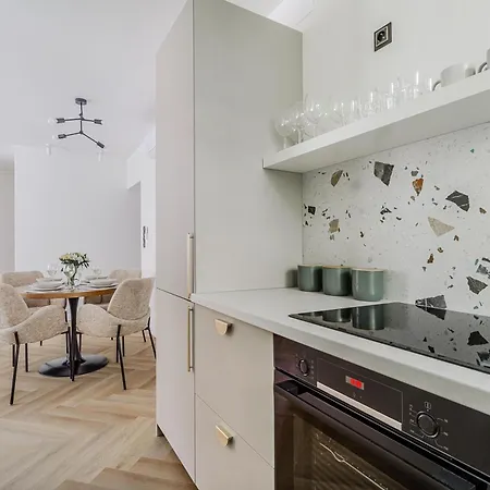 Apartmán Lumina Lux With A Balcony Near Palace Of Culture And Science Varšava